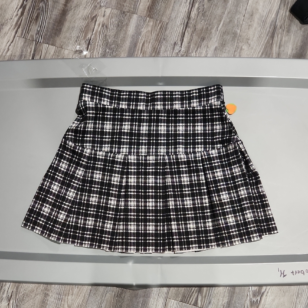 Elegant Black and White Plaid Mini Skirt